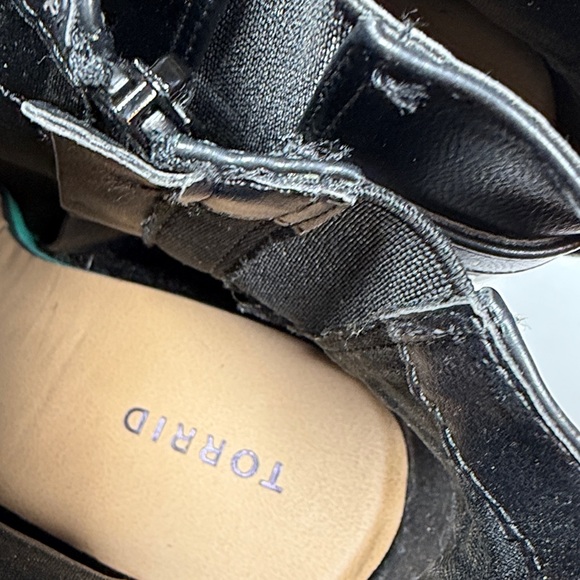 Torrid Chain Heel Bootie - Faux Leather Black S-497 Sz 10.5 WW - Picture 6 of 9